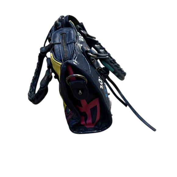 Graffiti Women's Leather Handbag Shoulder Bag with Zipper Closure - Picture 8 of 15